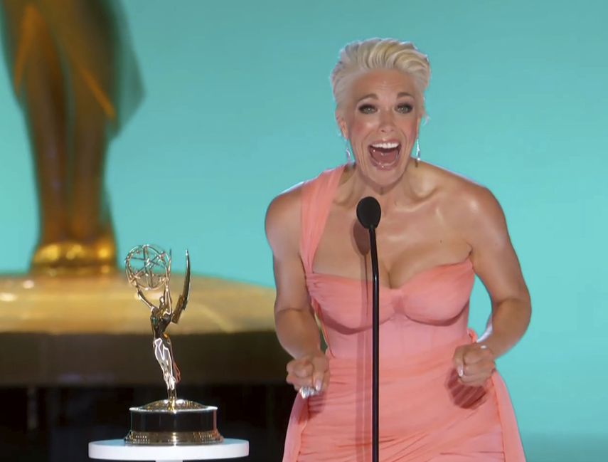 &nbsp;Hannah Waddingham recibe el premio Emmy a la mejor actriz de reparto en una serie de comedia por Ted Lasso.&nbsp;