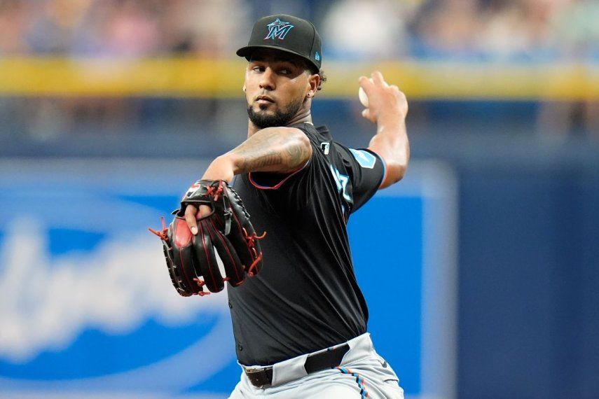 El dominicano Roddery Muñoz, abridor de los Marlins de Miami, lanza frente a los Rays de Tampa Bay el miércoles 31 de julio de 2024.