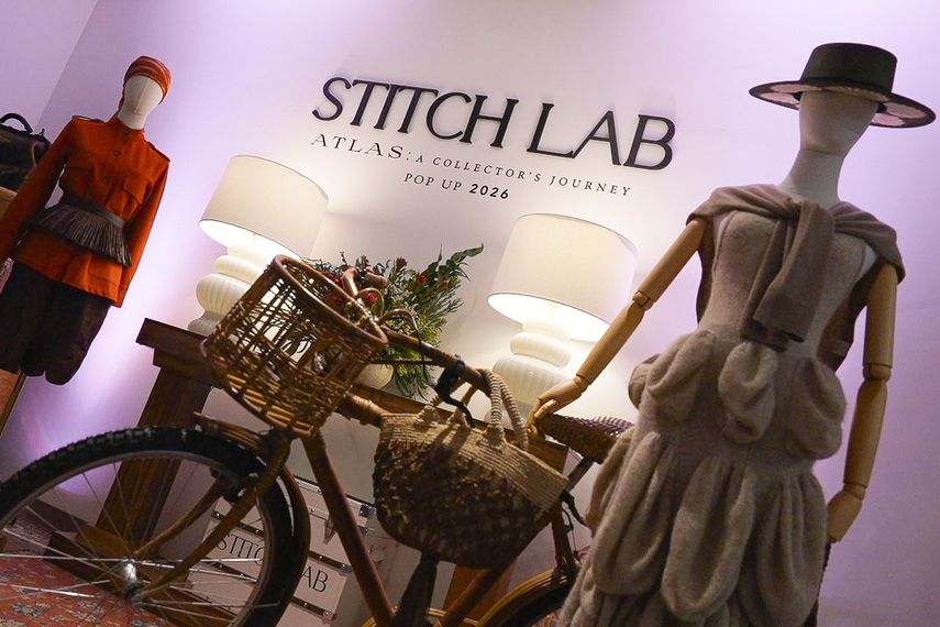 Fotografía que muestra diseños durante una exhibición del Stitch Lab este jueves, en Miami (EE.UU). Casi 50 diseñadores emergentes de Latinoamérica se reúnen en el Stitch Lab de Miami, una plataforma para introducirse a Estados Unidos y presentar las tendencias de la temporada, en la que destacan materiales sustentables y duraderos que combaten el fast fashion.