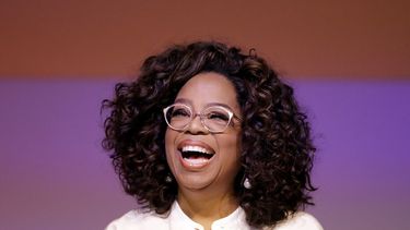Winfrey eligi&oacute; &ldquo;American Dirt&rdquo; a fines del a&ntilde;o pasado y, cuando se le pregunt&oacute; sobre la controversia, ante las rese&ntilde;as del New York Times, indic&oacute; que no estaba al tanto de ella.