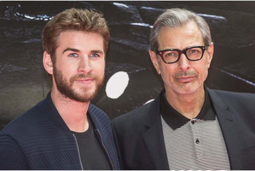 Los actores Liam Hemsworth y Jeff Goldblum. (DPA)