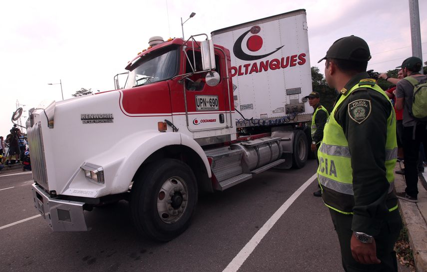 Fotografía de los camiones donde se transporta el primer cargamento de&nbsp;ayuda&nbsp;humanitaria internacional para&nbsp;Venezuela, en inmediaciones al puente fronterizo de Tienditas, en Cúcuta (Colombia).