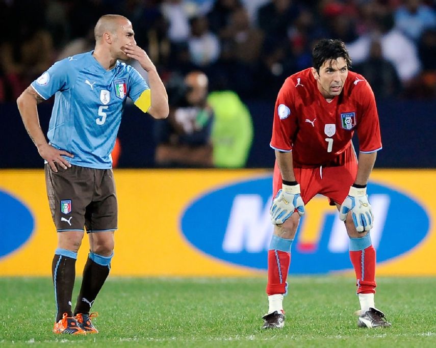 Cannavaro (izquierda) y Buffon (derecha) fueron compañeros en la selección italiana que conquistó el Mundial de 2006.&nbsp;