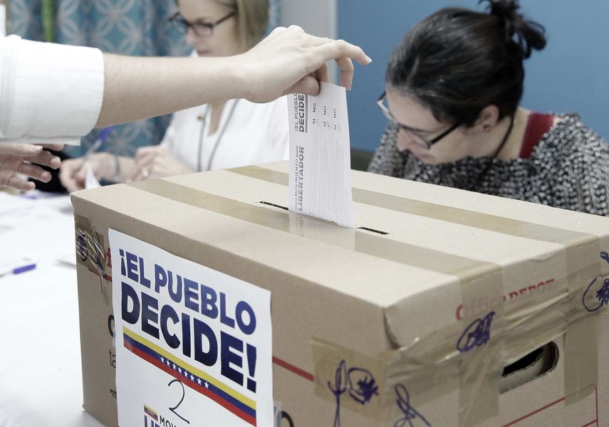 En la consulta convocada por la oposición, votaron más de siete millones de personas y en torno a un 98% se manifestó en contra de formación de la Constituyente que promueve Maduro.