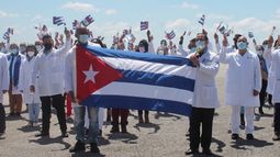Médicos cubanos de misión en México. 