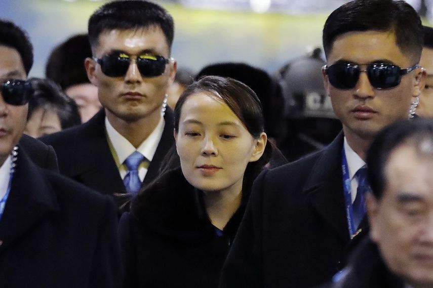 Kim Yo Jong, hermana del dictador de Corea del Norte, Kin Yo Un es escoltada en un acto público.&nbsp;