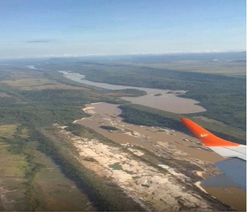 Vista aérea del Arco MInero. Imagen tomada desde el aire en agosto 2025. Imagen cortesía para Diario Las Américas. Uso exclusivo de DLA.