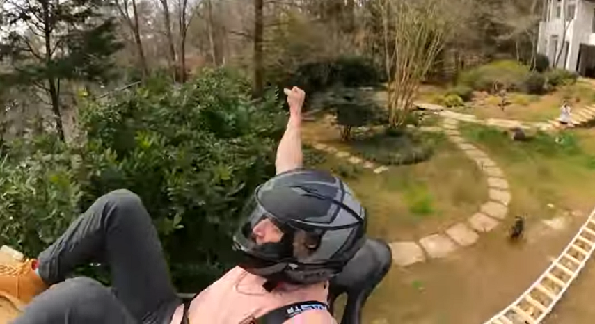 Construye una montaña rusa en su casa en menos de 3 semanas