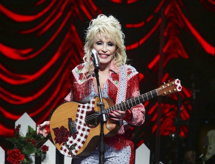 Dolly Parton canta en el Austin City Limits Live como parte del evento Dollyverse de Blockchain Creative Labs durante el festival de música South by Southwest, el 18 de marzo de 2022 en Austin, Texas.