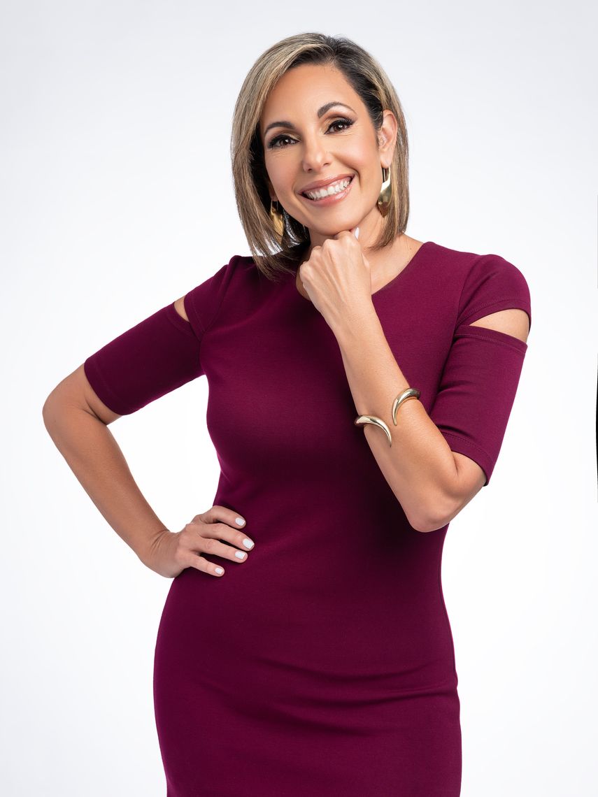 La periodista Yossie Galindo se estrena como anfitriona de su programa Mi hora favorita, en América TeVé.