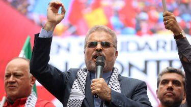 El embajador de Irán en Venezuela, Ali Chegini, habla durante una manifestación contra los ataques de Israel a Irán, en solidaridad con el pueblo palestino y para pedir la paz mundial en Caracas, el 19 de junio de 2025.