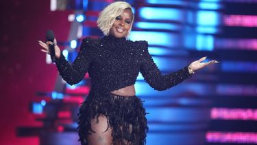 Mary J. Blige en el escenario de los MTV Video Music Awards, el martes 12 de septiembre de 2023, en Newark, Nueva Jersey.
