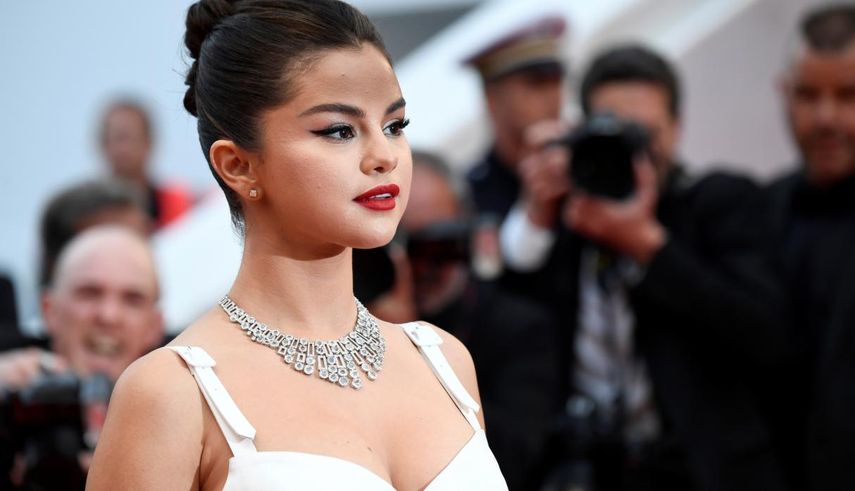 Selena Gómez durante su llegada al Festival de Cannes 2019.