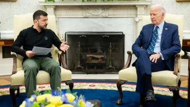 El presidente de Estados Unidos, Joe Biden, se reúne con el presidente de Ucrania, Volodimir Zelenski, en el Despacho Oval de la Casa Blanca en Washington, DC, el 26 de septiembre de 2024.