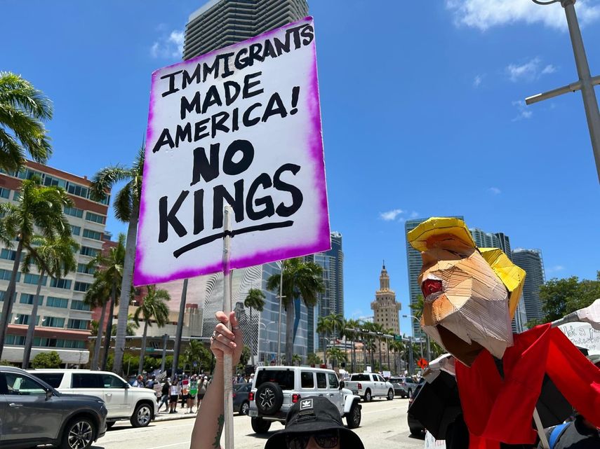 Concentración cerca de la Antorcha de la Amistad en Miami, el sábado 14 de junio de 2025. 