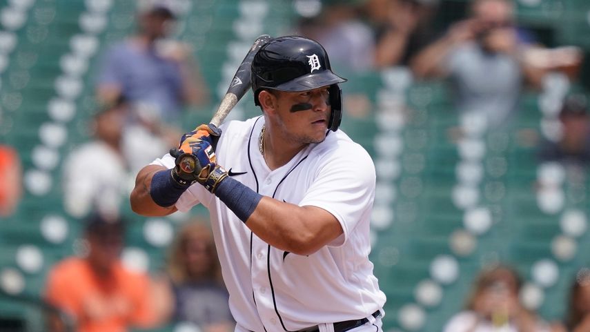 El venezolano Miguel Cabrera conecta un doble para llegar a 2.900 hits en Grandes Ligas