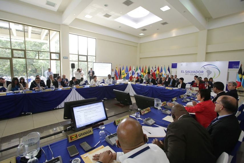 Reunión de cancilleres de Celac solicitada por gobierno Maduro el 02MAY17 en San Salvador.