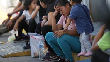 Corte Federal de Apelaciones emitió un fallo que permitirá al gobierno de Estados Unidos empezar a rechazar solicitudes de asilo presentadas en la frontera con México por migrantes que transitaron por un tercer país.