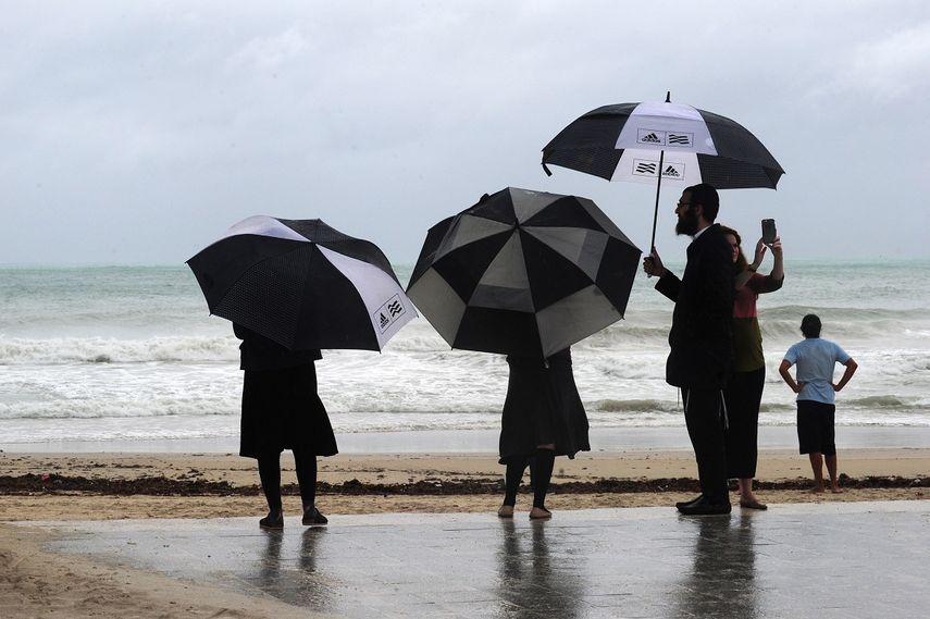 Matthew provocó fuertes vientos y copiosas lluvias durante este jueves en Miami y Broward