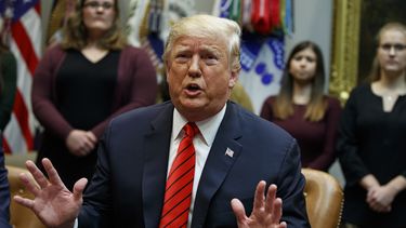 Donald Trump, presidente de EEUU,&nbsp;habla en el Sal&oacute;n Roosevelt de la Casa Blanca, el viernes 18 de octubre de 2019, en Washington.&nbsp;