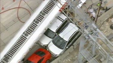 Cuatro carriles fueron cerrados tras el accidente con el camión rastra.