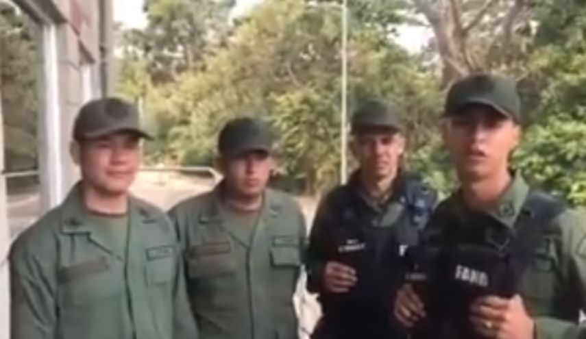 Los cuatro militares que desertaron de la Fuerza Armada para sumarse al gobierno de Juan Guaidó.&nbsp;