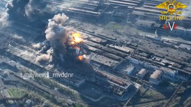 Explosiones en la planta siderúrgica Azovstal de Mariupol.