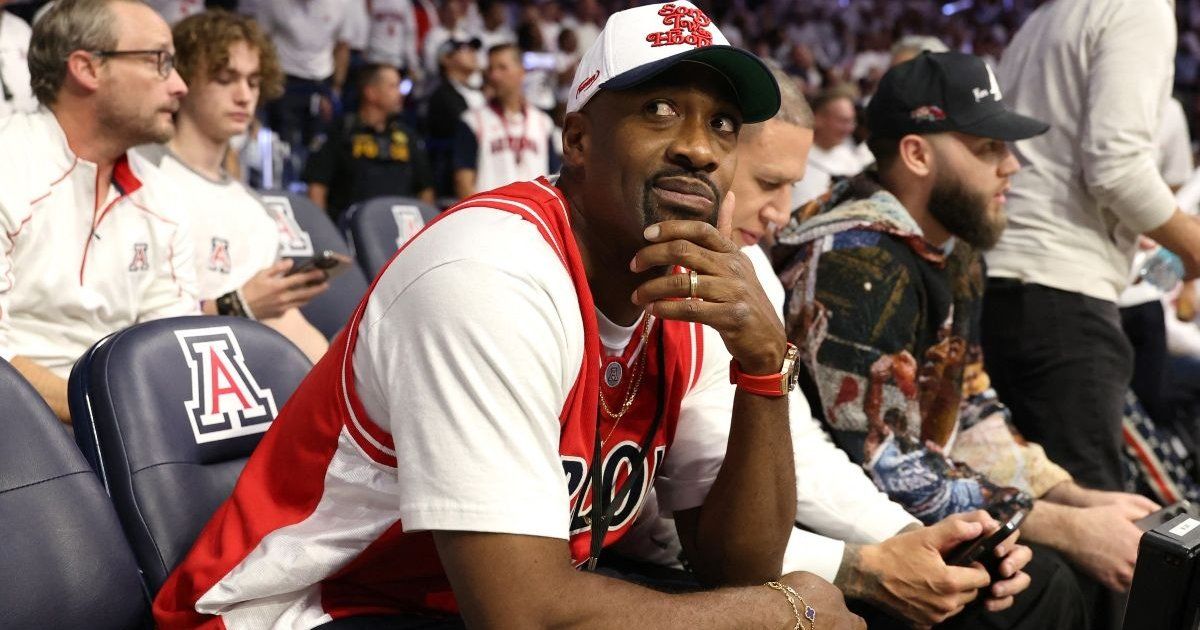 Arrestan a exjugador de la NBA por organizar partidas ilegales de póker
