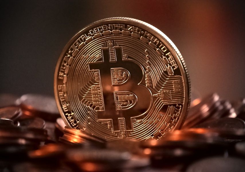 El Bitcoin, &nbsp;ganó más del 30% en dos semanas y media y parece acercarse a su máximo histórico de casi 20.000 dólares