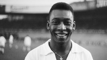 En esta fotografía del 13 de junio de 1961, el futbolista brasileño Pelé, cuya vida ha inspirado a Netflix a producir un documental.&nbsp;