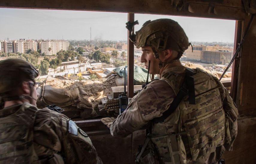 Militares estadounidenses en la Embajada de EEUU en Bagdad, Irak.