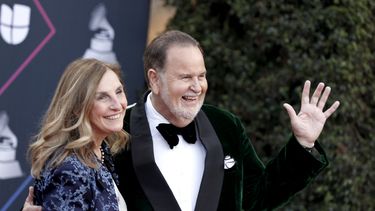 Millie de Molina y Raúl de Molina asisten a la 22 entrega de los Latin Grammy en el MGM Grand Garden Arena el 18 de noviembre de 2021 en Las Vegas, Nevada. 