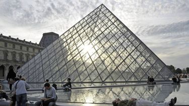 El sindicato Sud Culture Solidaires denunció hoy en un comunicado la degradación sin precedentes de las condiciones de la visita así como las de trabajo.