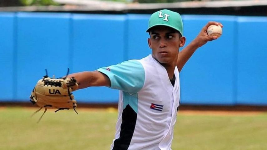 El zurdo cubano Yeiniel Zayas cruzó la frontera entre México y EEUU