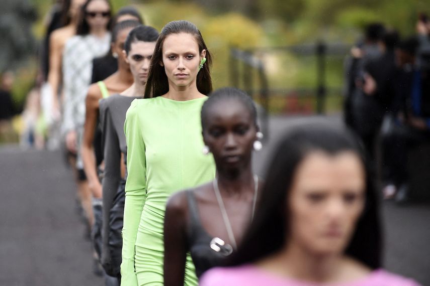 Piezas de la colección primavera-verano 2023 que la firma Givenchy llevó a la Semana de la Moda de París.&nbsp;