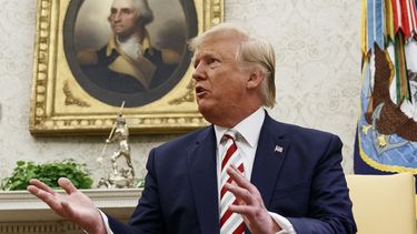 Donald Trump, presidente de EEUU, habla durante una reunión en la oficina oval en la Casa Blanca el martes 20 de agosto de 2019 en Washington.
