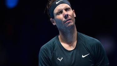 Esta derrota complica el objetivo de Nadal de lograr su primer Torneo de Maestros a sus 34 años.