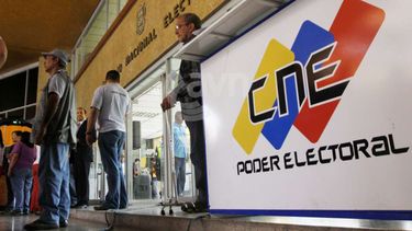 En las elecciones están habilitados 19,5 millones de venezolanos que renovarán los 167 escaños de la Asamblea Nacional (Congreso). Los comicios se realizarán en 87 circuitos electorales del país. (ARCHIVO)