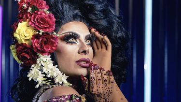 En esta imagen difundida por Paramount+, la drag mexicana Regina Voce, participante de la competencia Queen of The Universe que se estrena en el servicio de streaming el jueves.&nbsp;