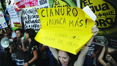 Las comunidades de Latinoamérica que protestan contra la explotación minera argumentan que es una fuerte amenaza de contaminación contra la naturaleza. (EFE)