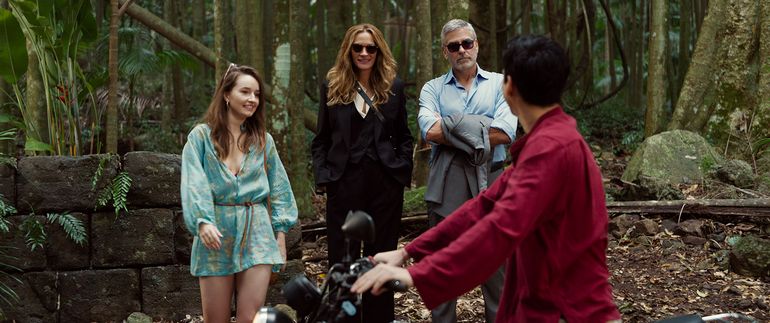 Escena de la película Pasaje al paraíso, coescrita y dirigida por Ol Parker, protagonizada por Julia Roberts y George Clooney. 