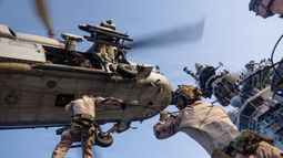 Imagen de las fuerzas especiales de la Marina estadounidense desplegadas en el Medio Oriente. Imagen de las fuerzas especiales de la Marina estadounidense desplegadas en el Medio Oriente.