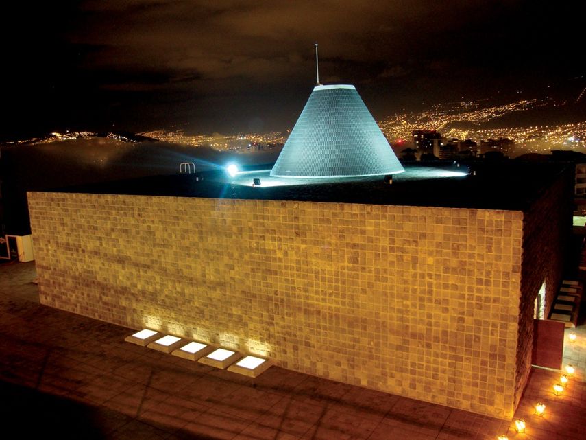 El acto oficial de inicio de las conversaciones se celebrará en la Capilla del Hombre, un museo que exhibe parte de la obra del artista ecuatoriano fallecido Osvaldo Guayasamín y que simboliza la paz
