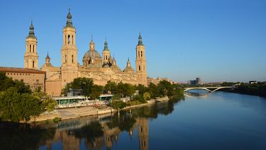 Catedral Basílica El Pilar y río Ebro.