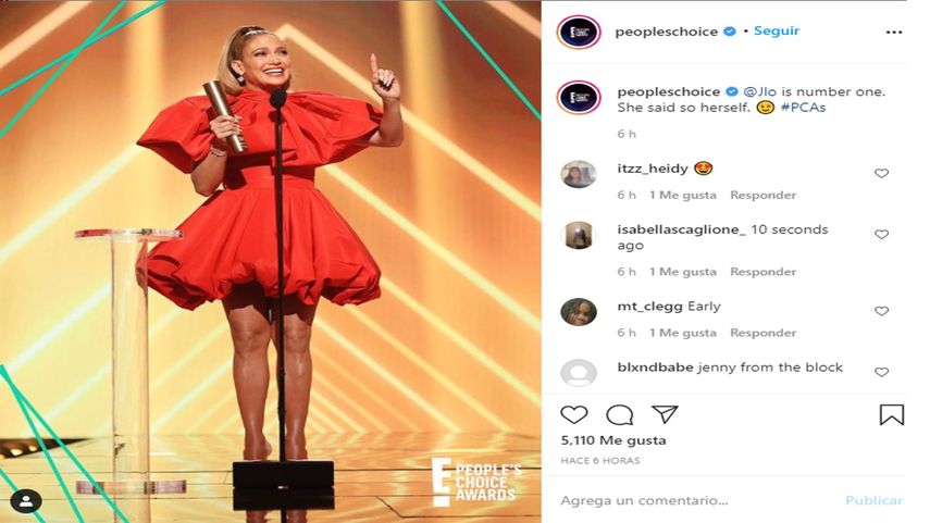 Jennifer Lopez recibe el premio Icon Award en los People’s Choice Awards 2020.&nbsp;