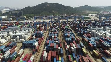 Contenedores de carga en un puerto en Qingdao, China, el 1 de septiembre de 2020.&nbsp;