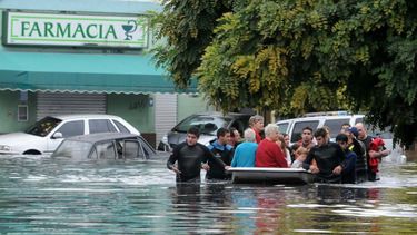 La zona más afectada fue la de la localidad de Feliciano, ubicada en el norte de Entre Ríos, con rutas cortadas, arroyos desbordados, casas inundadas y calles anegadas.