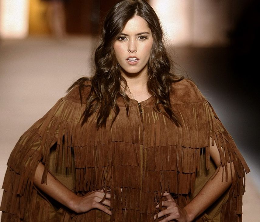 Miss Universo Paulina Vega desfila en la pasarela de Colombiamoda, que finaliza este jueves. (EFE)