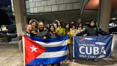 estuvieron presentes Andrea Bezze, Yadira Companoni, Sayde Chaling Chong, Cristina Rocchi y Milagros Falcón, entre otros ciudadanos hispanoamericanos y militantes de la Liga