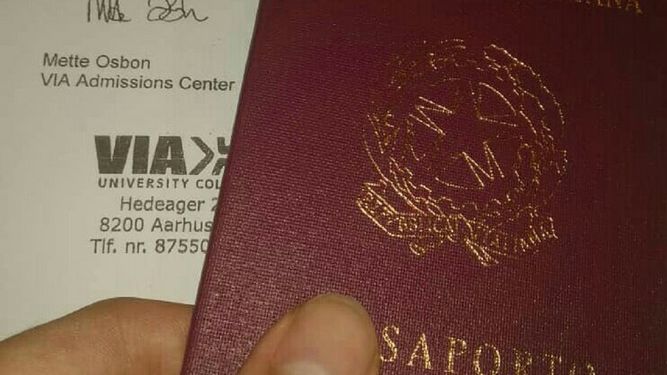 En la imagen se observa un pasaporte italiano de un ciudadano que no ha podido regresar a su pa&iacute;s.&nbsp;